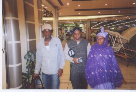 Abou, Issa et Mère SALL